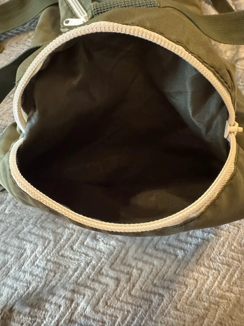 Champion Olive Green Duffel Gym Bag Floral Logo Travel Weekender - Picture 7 of 10